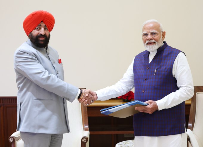 Uttarakhand Governor Meets Prime Minister Narendra Modi. The Governor of Uttarakhand, Lieutenant General Gurmit Singh (Retd.), met Prime Minister Narendra Modi in New Delhi on March 19, 2025. The meeting reflects the strong coordination between the state and central government.