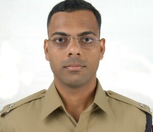 Anup Kuruvilla John IPS Empanelled as Joint Secretary Kerala’s Dynamic Officer Rises to Central Leadership. The Government of India has empanelled Shri Anup Kuruvilla John, a 2004-batch IPS officer from the Kerala cadre, for appointment to the post of Joint Secretary at the Centre. This empanelment is a significant milestone in his distinguished service career, positioning him for a role in shaping national-level policies and security frameworks.